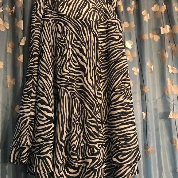 Blue and white zebra print layered skirt - Picture 3 of 4